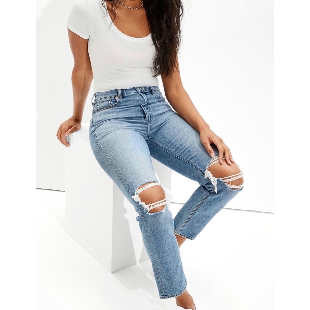 AE High Rise Ripped Mom Jean with Comfort Stretch Waistband 6 Regular
